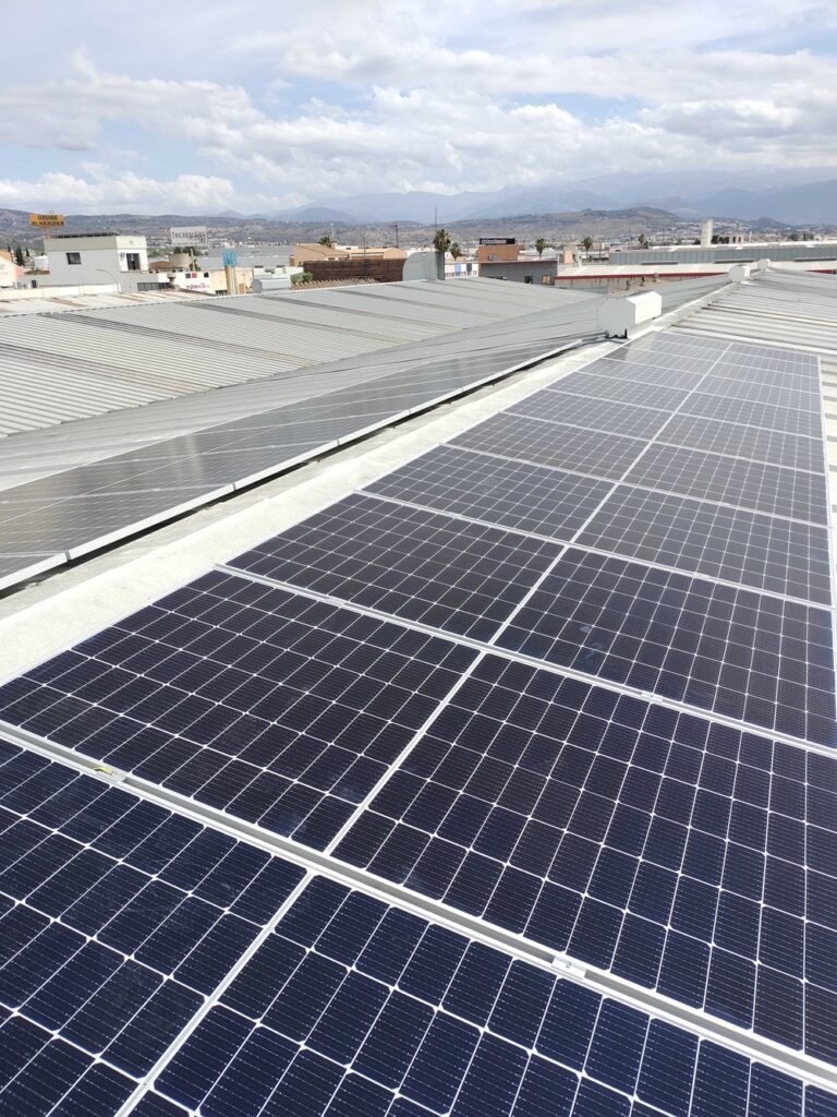Adsalas - Avanzando hacia un Futuro Sostenible: Nuestra Sucursal de Juncaril Adopta la Energía Solar