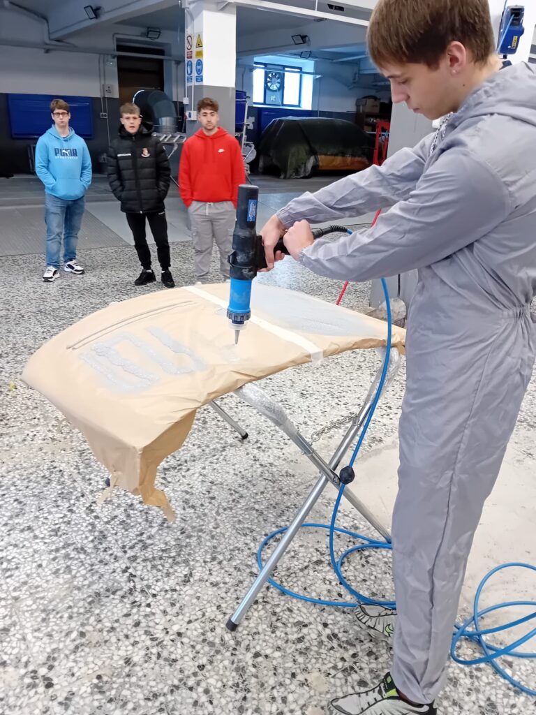 Adsalas - Salas Skills: formación real para los profesionales del futuro